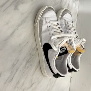 Nike blazers size 7